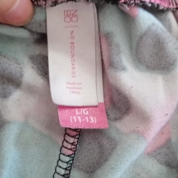 Shorts - Picture 2 of 3